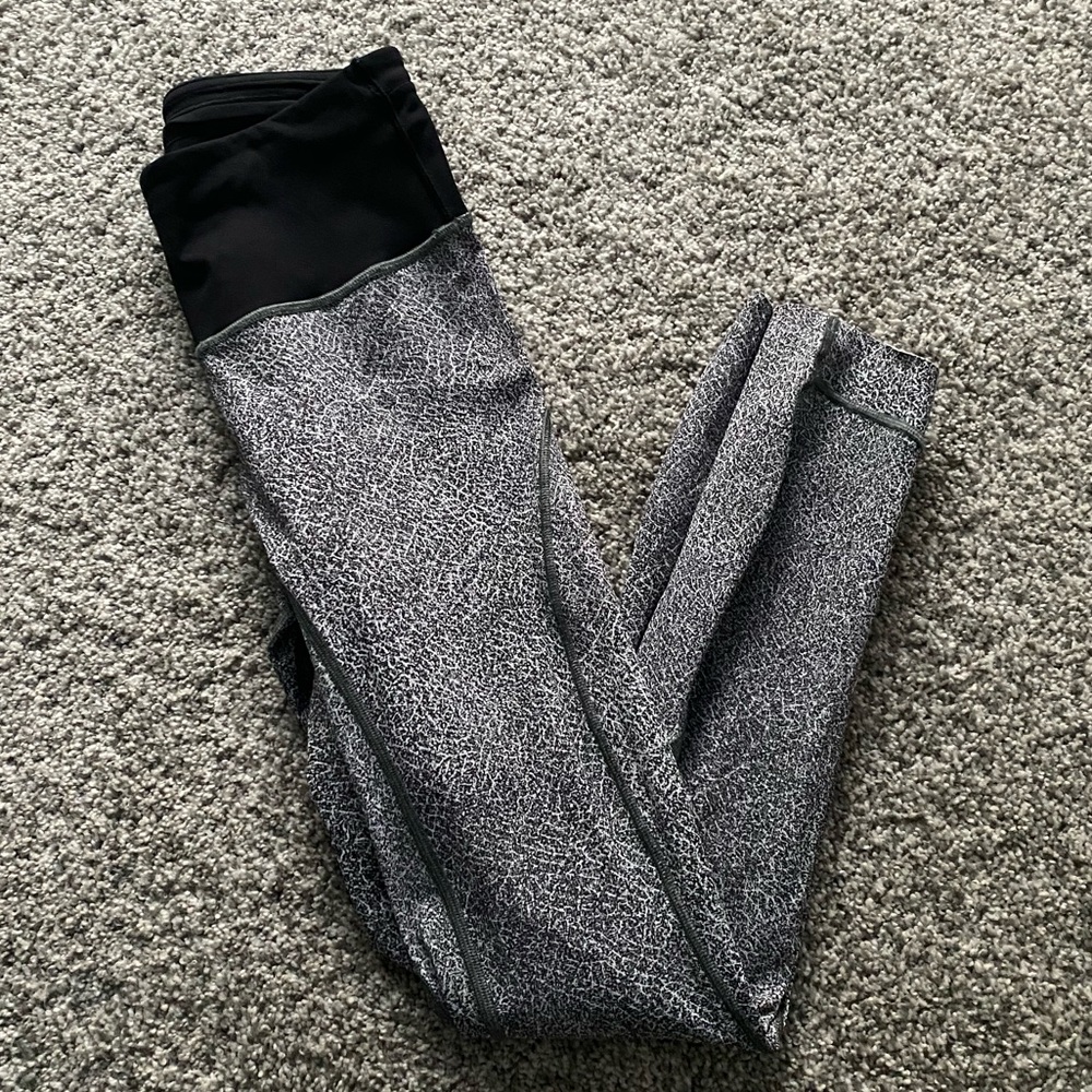 lululemon run the day 7/8 leggings, size 4